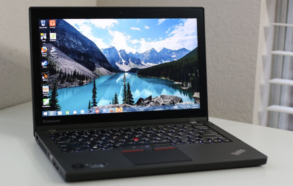 Laptop Lenovo Thinkpad X250 Yang Dilengkapi Baterai Ekstra 
