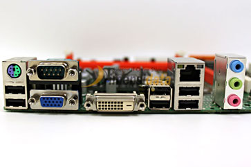I/O Ports Konektor - Komponen Dalam Motherboard Komputer