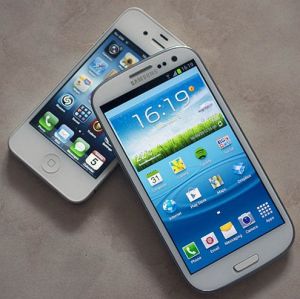 Pilih Mana, Samsung Galaxy S3 Mini atau iPhone 5?